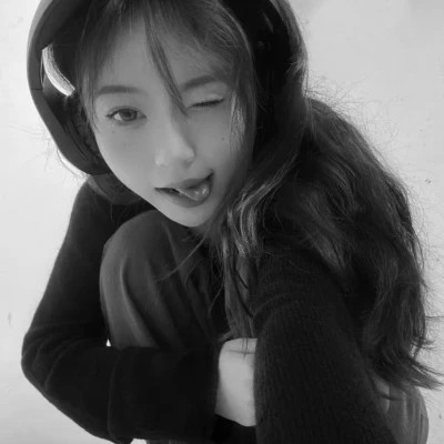 qq个性头像女黑白高清