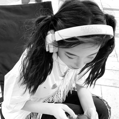 qq个性头像女黑白高清