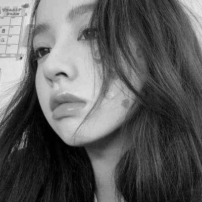 qq个性头像女黑白高清