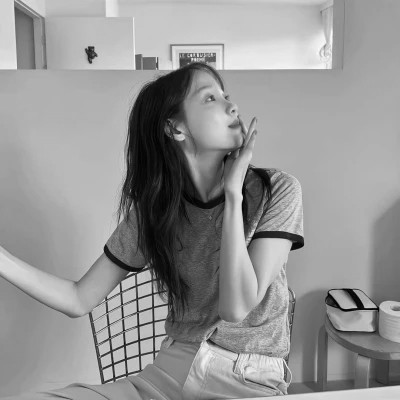 qq个性头像女黑白高清