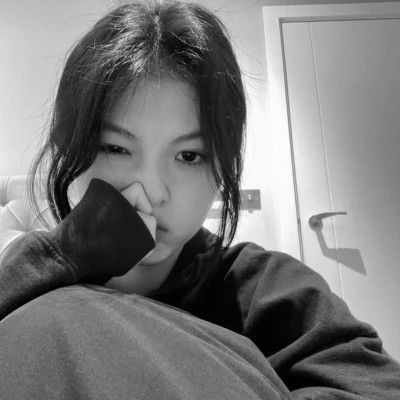 qq个性头像女黑白高清