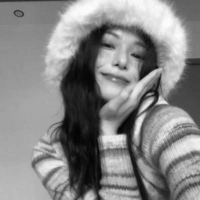 女生头像ins高级质感黑白