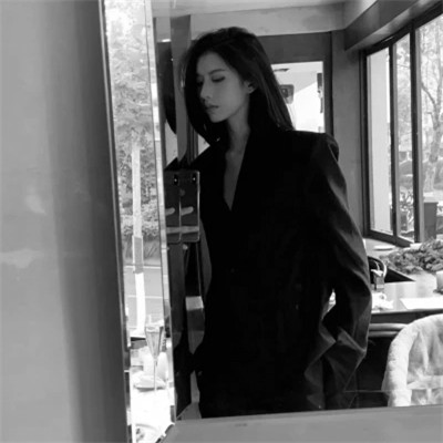 女生头像ins高级质感黑白