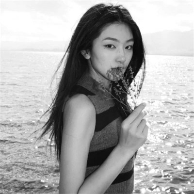 女生头像ins高级质感黑白
