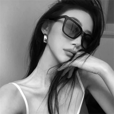 女生头像ins高级质感黑白
