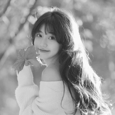 美丽霸气黑白美女头像