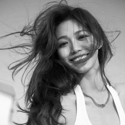 美丽霸气黑白美女头像