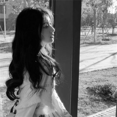 美丽霸气黑白美女头像