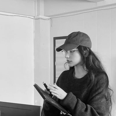 黑白个性头像女生气质高冷