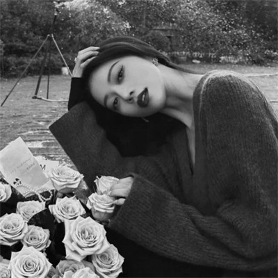 黑白个性头像女生气质高冷