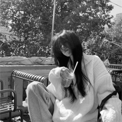 黑白个性头像女生气质高冷