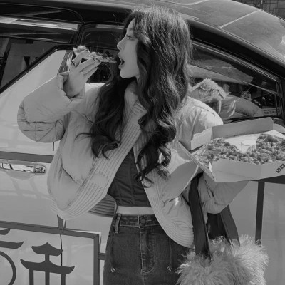 黑白个性头像女生气质高冷
