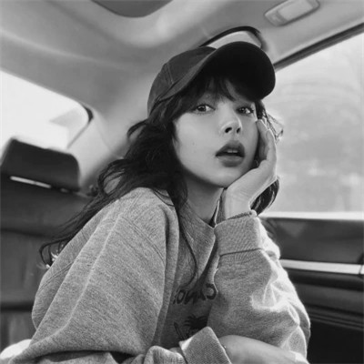 黑白个性头像女生气质高冷