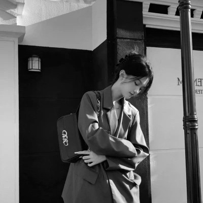 黑白个性头像女生气质高冷