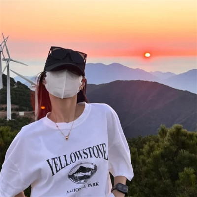 2025最潮最火真人女生头像图片