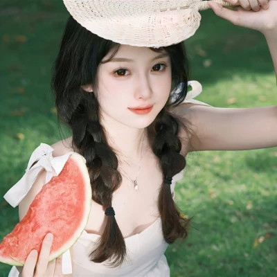 一眼很哇塞的头像女生