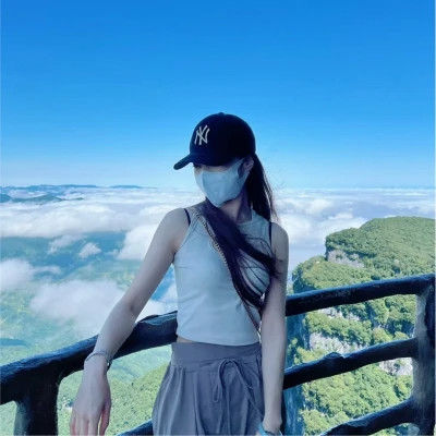 野外头像女