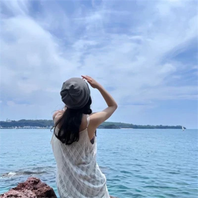 美女背影照片背景好看的头像