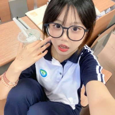 青春期素颜女生头像