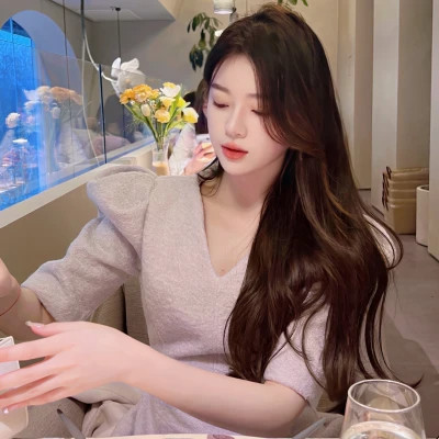 很哇塞的女孩头像