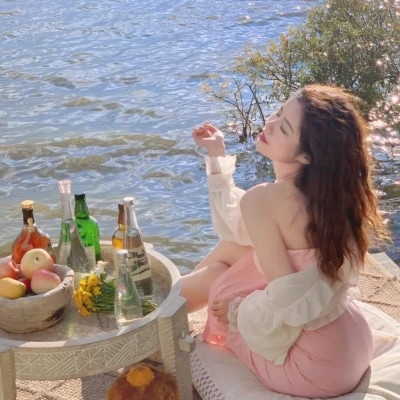 很哇塞的女孩头像