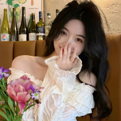 很哇塞的女孩头像
