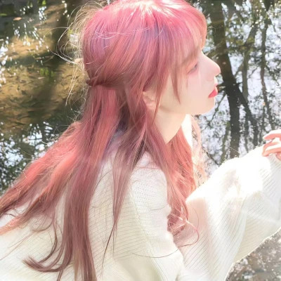 很哇塞的女孩头像