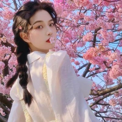 很哇塞的女孩头像