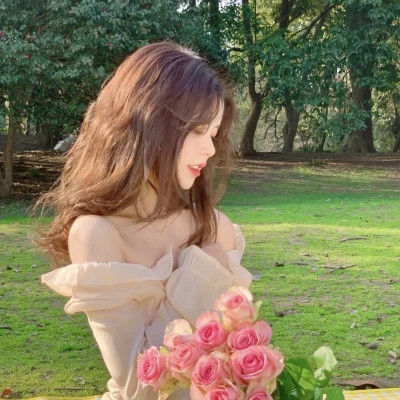 女生性感身材头像