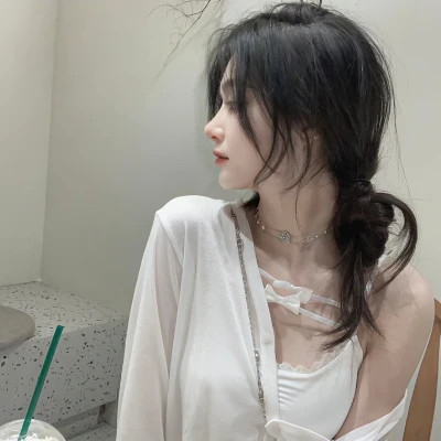 女生性感身材头像