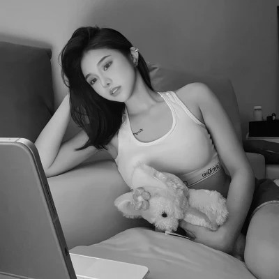 美丽漂亮的小姐姐黑白头像图片