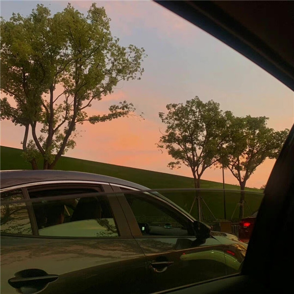 好看到爆的朋友圈背景图片头像