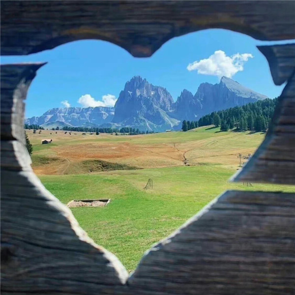 好看到爆的朋友圈背景图片头像