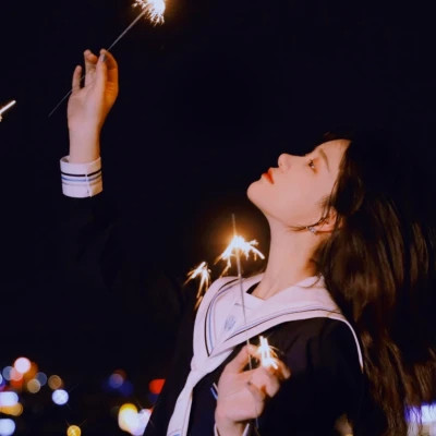 文艺复古女生头像高清图片