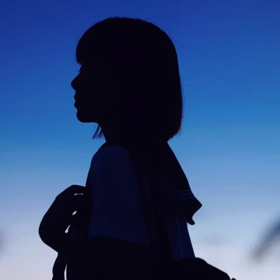 文艺复古女生头像高清图片