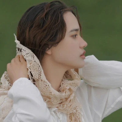 女生复古氛围感头像