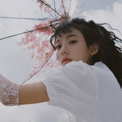 女生复古氛围感头像