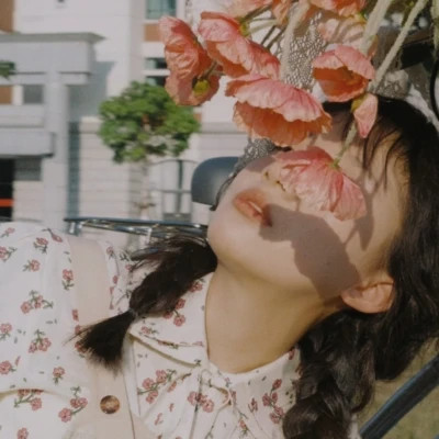 女生复古氛围感头像