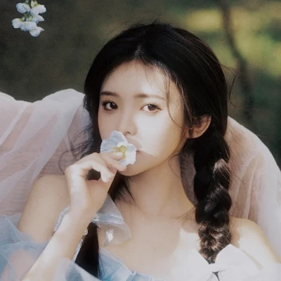 女生复古氛围感头像