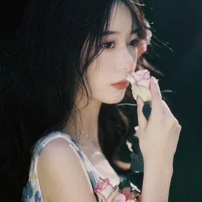女生复古氛围感头像
