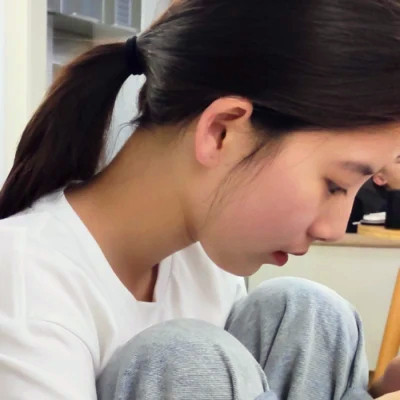 值得收藏的好看女生头像