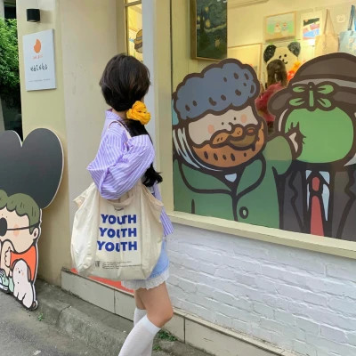 2025超好看真人女生头像背影