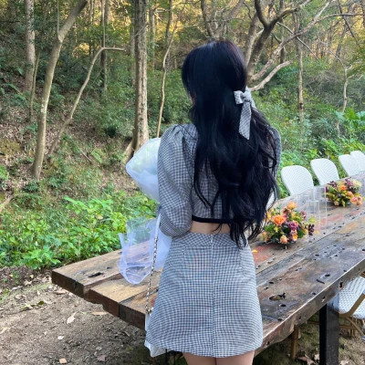 2025超好看真人女生头像背影