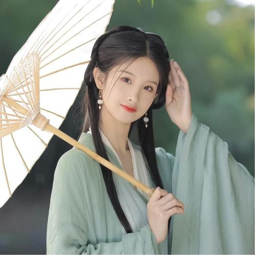 头像图片2025最火爆古风女生流行