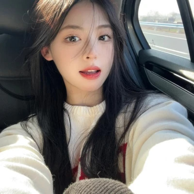 真人美女头像高级质感
