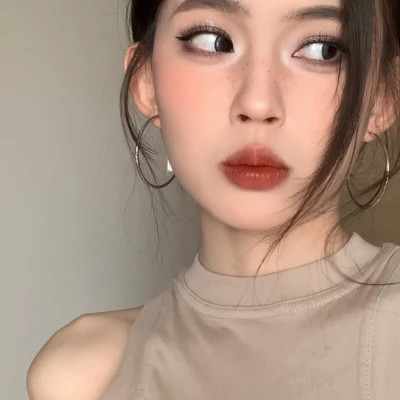 真人美女头像高级质感