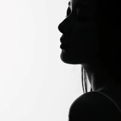 姿势暧昧的情侣头像