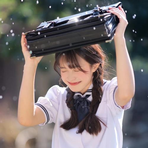 青春校园风清纯女生头像图片