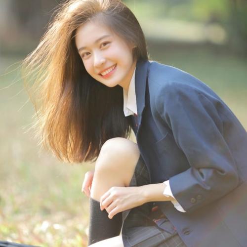 青春校园风清纯女生头像图片
