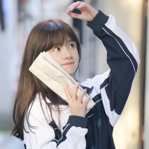青春校园风清纯女生头像图片